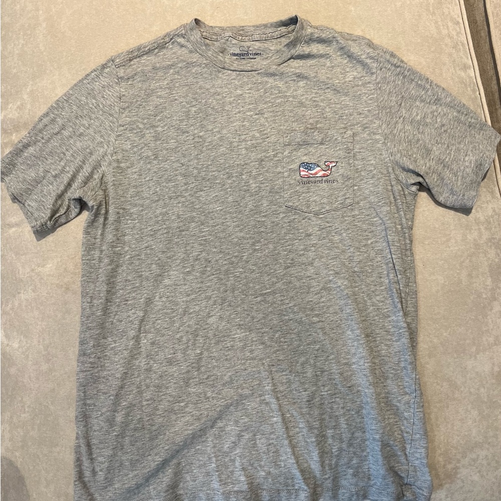 Boys large heather grey Vineyard Vines with American Flag Whale.